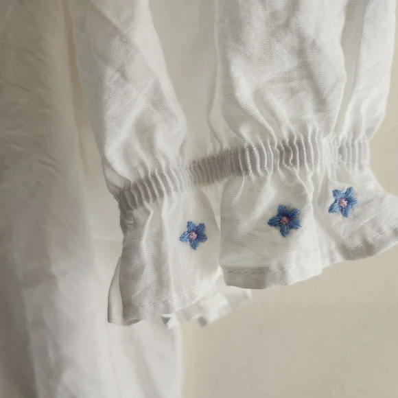 White Ruffle Floral Blue Embroidery Puff Sleeve Blouse - Picture 4 of 5